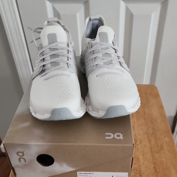 On Running Cloudswift 3 Women's Athletic Shoes - Picture 2 of 5
